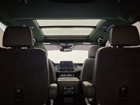 Used 2024 Chevrolet Suburban RST w/ Luxury Package image 28