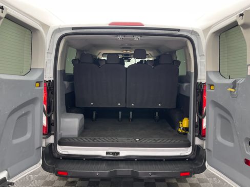 Used 2017 Ford Transit 350 XLT RWD image 9