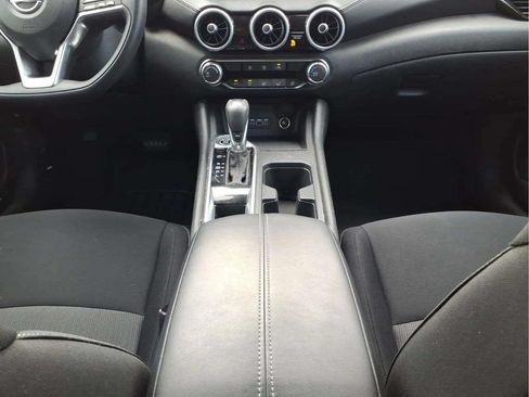 Used 2025 Nissan Sentra SV FWD image 10