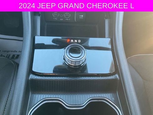 Used 2024 Jeep Grand Cherokee L Altitude image 30