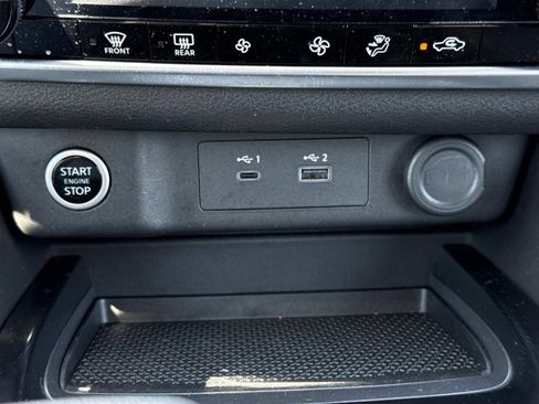 Used 2023 Nissan Rogue SV AWD/4WD image 12
