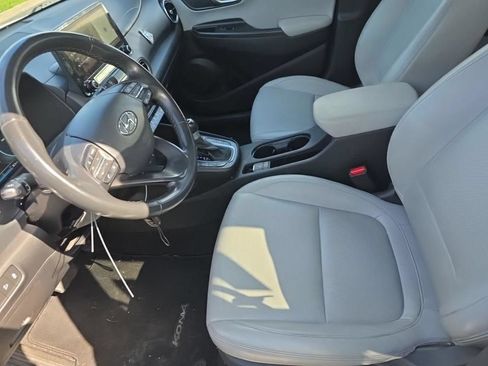 Used 2023 Hyundai Kona Limited AWD/4WD image 5