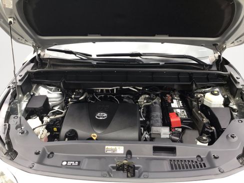 Used 2021 Toyota Highlander LE AWD/4WD image 27