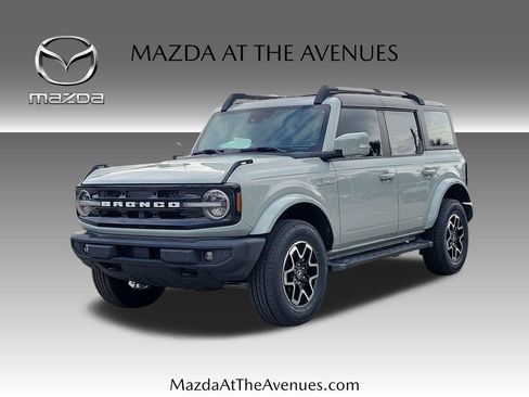 Used 2022 Ford Bronco Outer Banks image 1