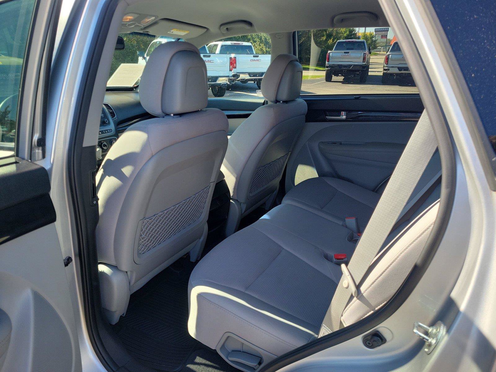 Used 2014 Kia Sorento LX FWD image 12
