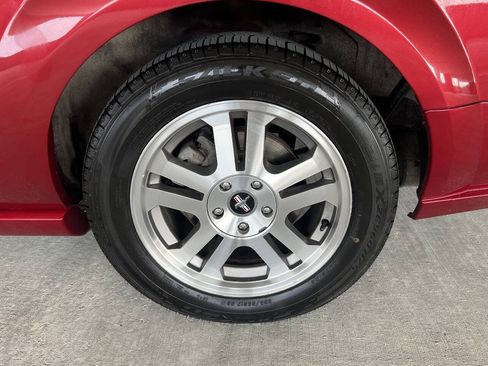 Used 2005 Ford Mustang GT RWD image 40