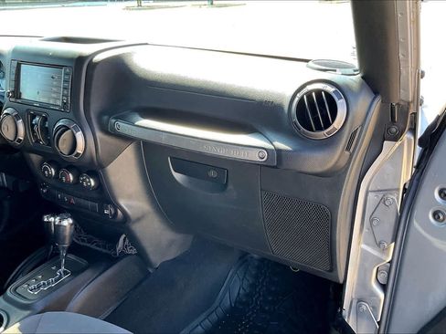 Used 2018 Jeep Wrangler Unlimited Sport S AWD/4WD image 23