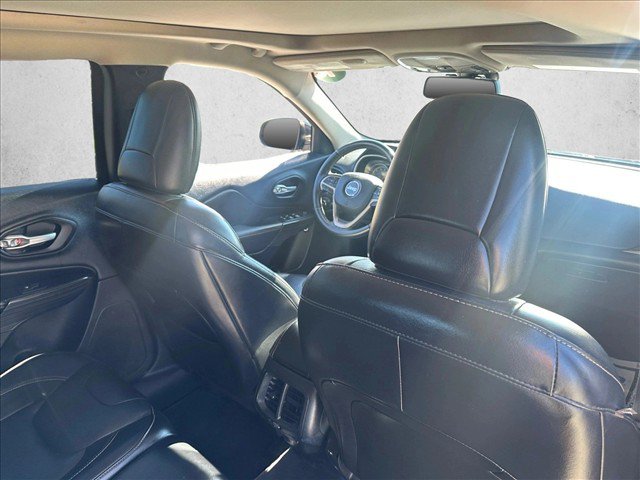 Used 2016 Jeep Cherokee Limited AWD/4WD image 24
