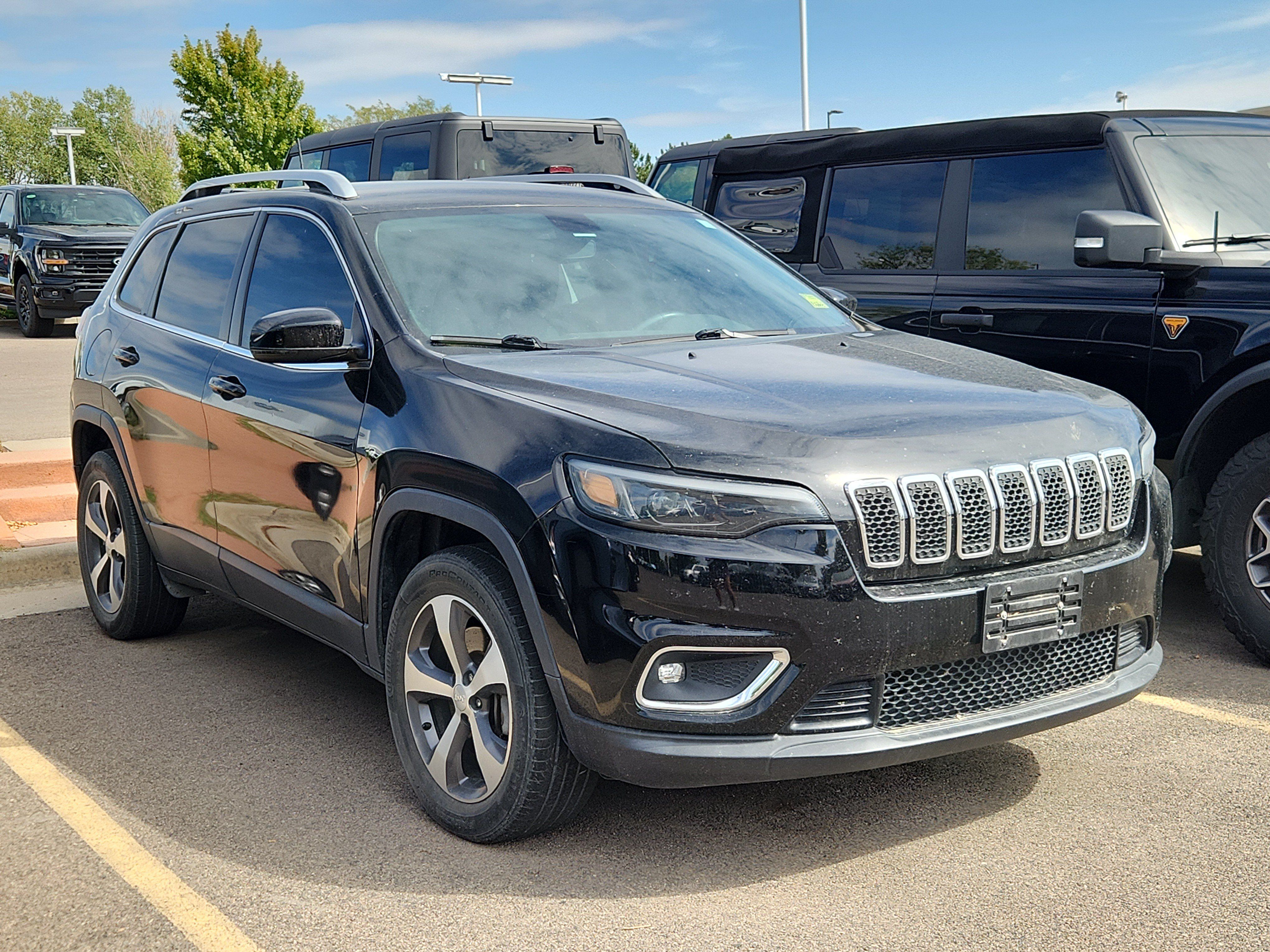 Used 2019 Jeep Cherokee Limited AWD/4WD image 3
