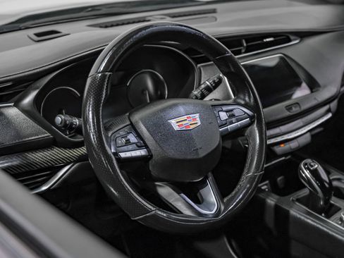 Used 2020 Cadillac XT4 Sport image 16