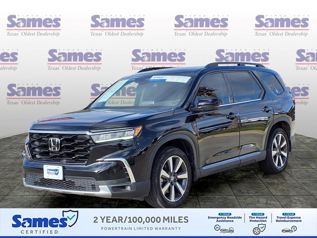 Used 2025 Honda Pilot Touring image 3