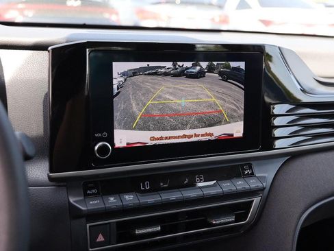 Used 2025 Toyota Camry LE w/ Convenience Package FWD image 16