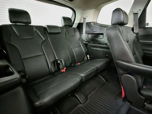 Used 2024 Kia Telluride EX w/ EX Captain's Chair Package FWD image 32