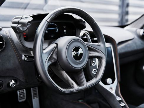 Used 2024 McLaren 750S image 37