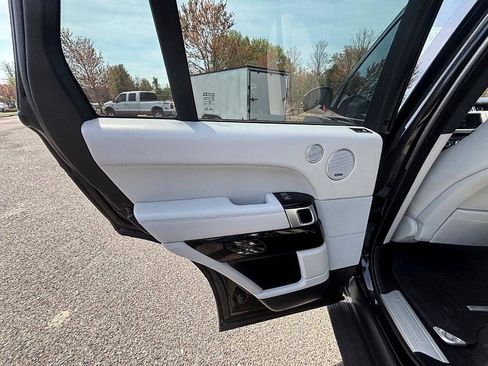 Used 2016 Land Rover Range Rover Supercharged image 18