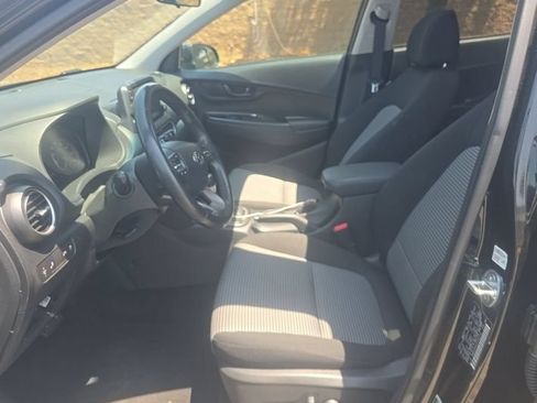 Used 2018 Hyundai Kona SEL w/ SEL Tech Package 02 FWD image 6