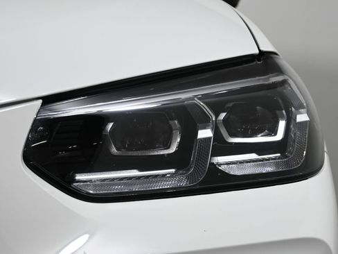 Certified 2024 BMW X3 xDrive30i w/ Convenience Package image 11