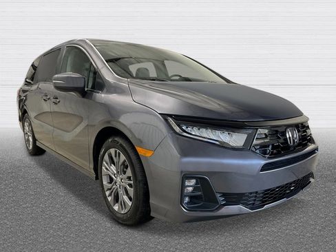 New 2026 Honda Odyssey Touring image 9
