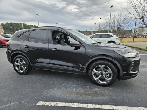 Used 2025 Ford Escape ST-Line image 1