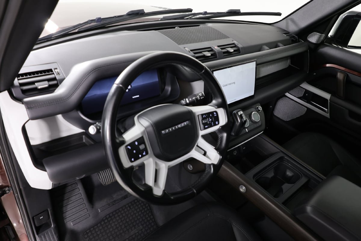 Used 2023 Land Rover Defender 130 First Edition AWD/4WD image 23