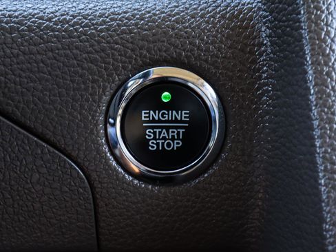 Used 2015 Lincoln Navigator 4WD image 11