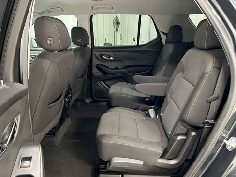 Used 2021 Chevrolet Traverse LT FWD image 17