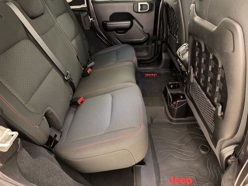 Used 2021 Jeep Wrangler Unlimited Rubicon AWD/4WD image 30