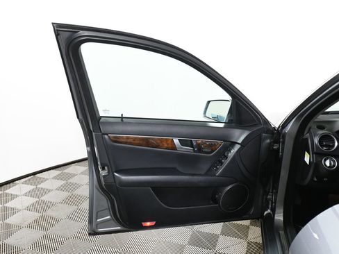 Used 2013 Mercedes-Benz C 300 4MATIC Sedan image 30