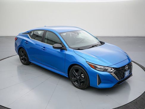 Used 2024 Nissan Sentra SR image 2