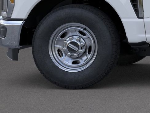 New 2026 Ford F250 XL w/ XL Chrome Package RWD image 19