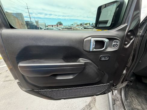 Used 2021 Jeep Wrangler Unlimited Sport AWD/4WD image 11