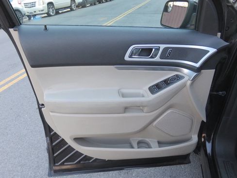 Used 2014 Ford Explorer XLT w/ Equipment Group 202A image 29