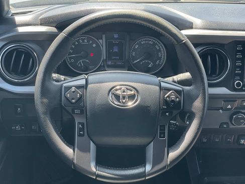 Used 2020 Toyota Tacoma TRD Sport w/ Technology Package RWD image 10