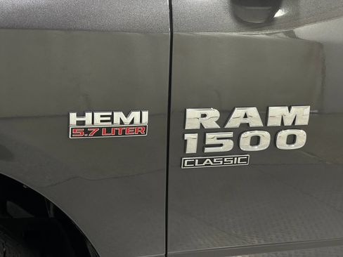 Used 2020 RAM 1500 Classic SLT w/ Luxury Group RWD image 39