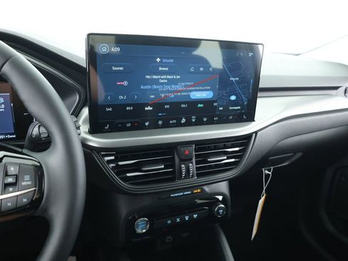 Used 2025 Ford Escape SE image 15