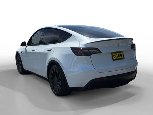 Used 2022 Tesla Model Y Performance AWD/4WD image 3