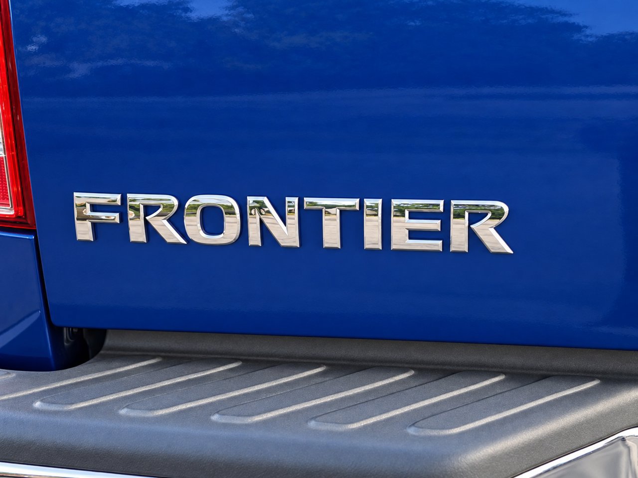 Used 2015 Nissan Frontier SV RWD image 10