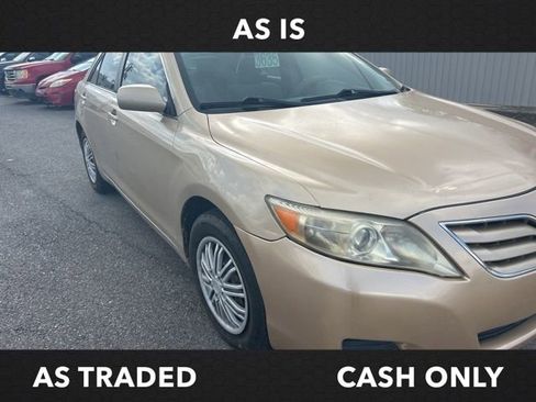 Used 2011 Toyota Camry LE image 5