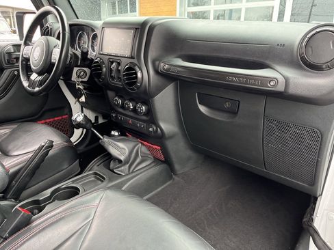 Used 2018 Jeep Wrangler Unlimited Rubicon image 43