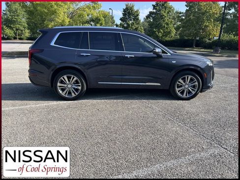Used 2025 Cadillac XT6 Premium Luxury w/ Technology Package FWD image 8