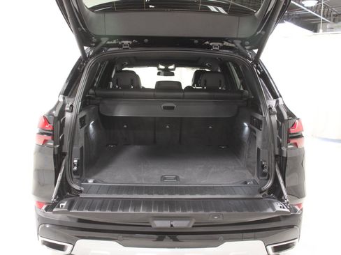 Used 2025 BMW X5 xDrive40i w/ Parking Assistance Package image 29