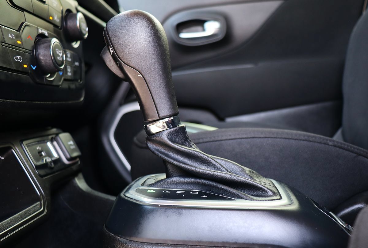 Used 2021 Jeep Renegade Latitude w/ Convenience Group FWD image 49