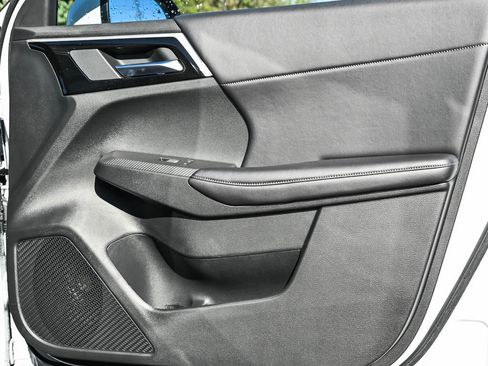 New 2025 Mitsubishi Outlander SE image 10