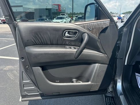 Used 2022 Nissan Armada Platinum w/ Captain's Chairs Package RWD image 12