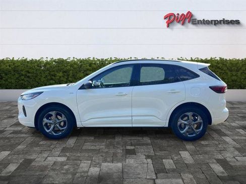 Used 2023 Ford Escape ST-Line w/ Tech Pack #1 AWD/4WD image 3