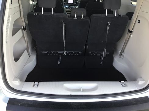 Used 2023 Chrysler Voyager LX FWD image 16