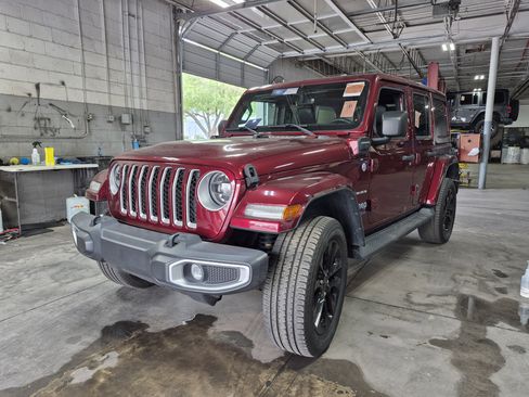 Used 2021 Jeep Wrangler Sahara w/ Cold Weather Group image 11