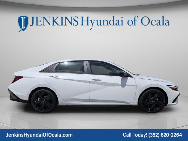 New 2026 Hyundai Elantra SEL Sport FWD image 2