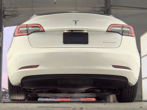 Used 2022 Tesla Model 3 Long Range AWD/4WD image 6