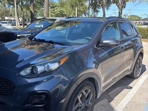 Used 2022 Kia Sportage Nightfall Edition image 4